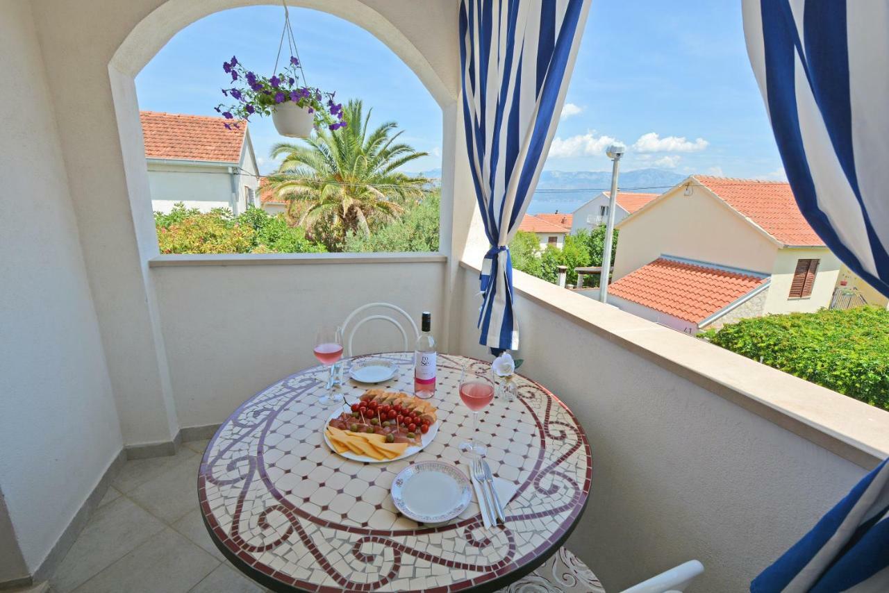 Apartments Residence Sunce Supetar - Cozy Base To Stay And Explore Island Brac Free Parking المظهر الخارجي الصورة